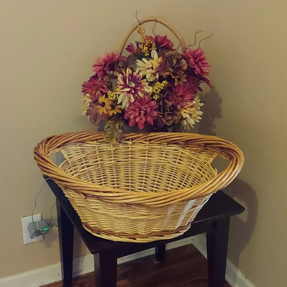 FRENCH LAUNDRY WOVEN WICKER BASKET - 24